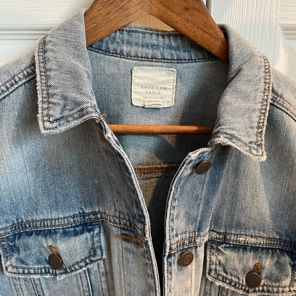 AE Distressed Denim Blue Jean Button Down Jacket Small Boxy Trucker - Picture 4 of 13